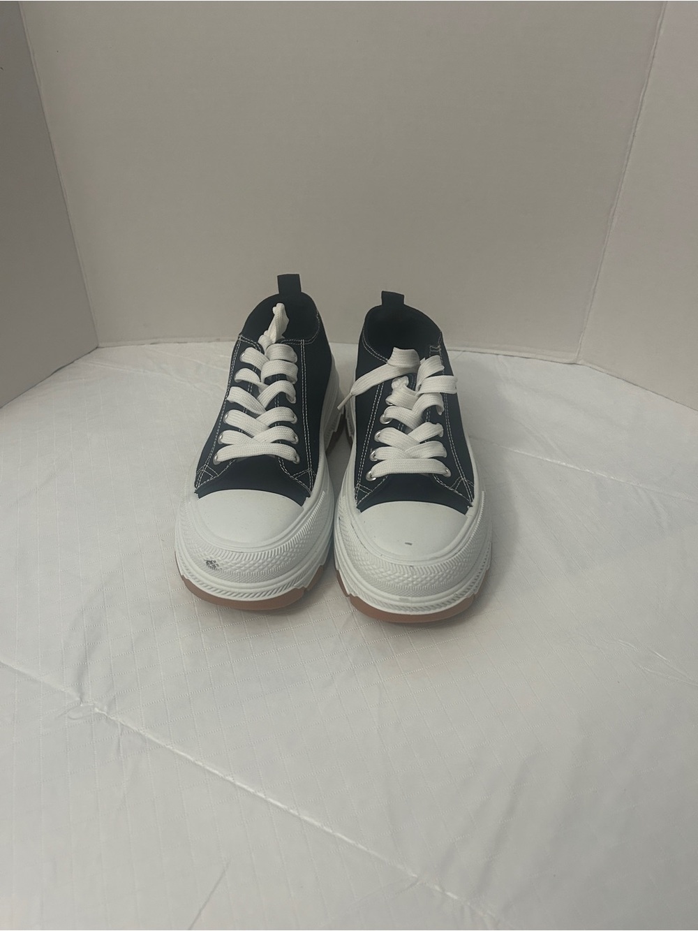 Men's Low-Top Canvas Sneakers in Black and White